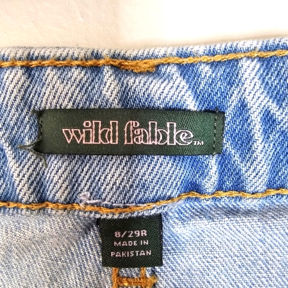 High Rise Baggy Jeans Raw Hem Distressed Destroyed Light Wash Size 8/29R - Picture 8 of 9